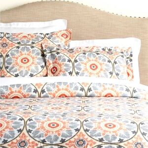 Pottery Barn Veronica Medallion Full/Queen Duvet Standard Shams Throw Pillows